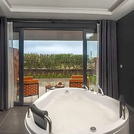 Hotel La Cielo Bostanci